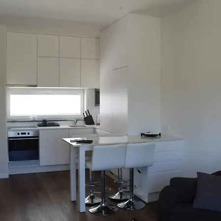 Hobihouse - *